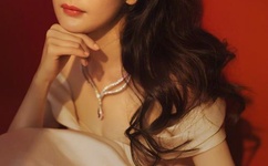 去掉小内趴在地上打扑克作文